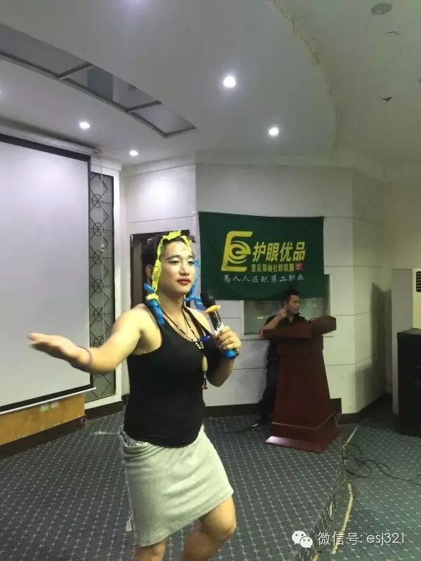 女扮男裝，不像？No、no、no我們很霸氣！