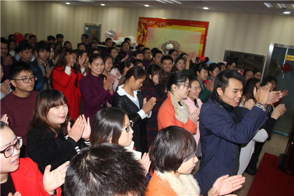 易視界實(shí)業(yè)10月嘉獎(jiǎng)會暨11月啟動大會