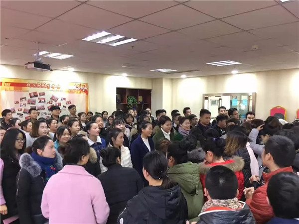 易視界精英們爭分奪秒排練團(tuán)隊(duì)風(fēng)采展示