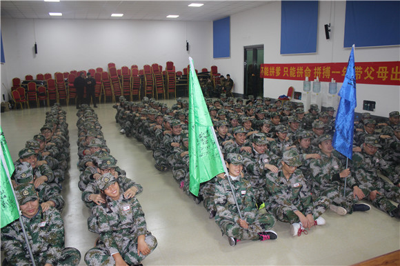現(xiàn)場(chǎng)氛圍十分歡樂