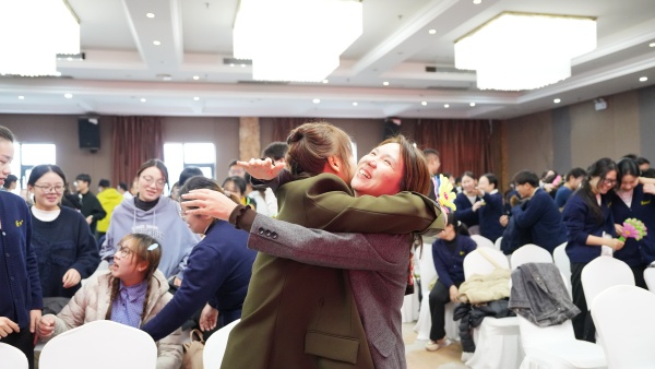 易視界2025年10月嘉獎(jiǎng)會暨11月啟動大會精彩瞬間