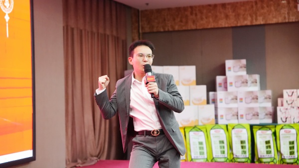 易視界2025年10月嘉獎(jiǎng)會暨11月啟動大會精彩瞬間